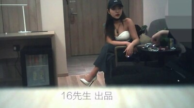 16先生刷了不少礼物约炮极品网红女主播雅X儿酒店啪啪!